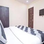 Hotel Cashew Near New Delhi Railway Station